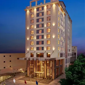 ***** Hotel Doubletree By Hilton India